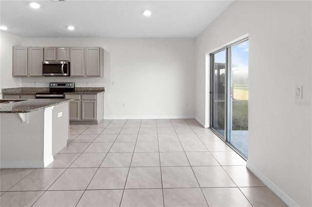 For Sale: $399,900 (6 beds, 3 baths, 2696 Square Feet)