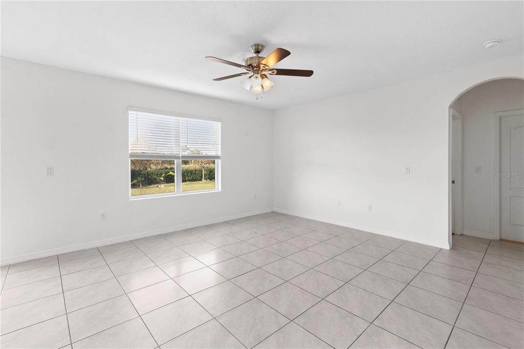 For Sale: $399,900 (6 beds, 3 baths, 2696 Square Feet)