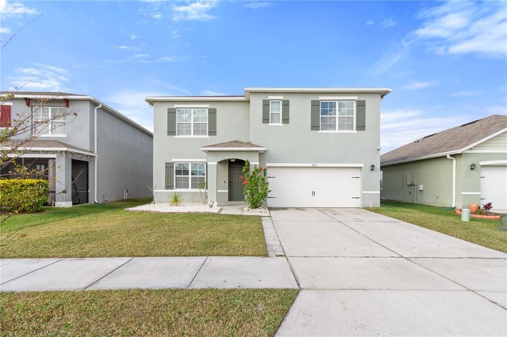 For Sale: $399,900 (6 beds, 3 baths, 2696 Square Feet)