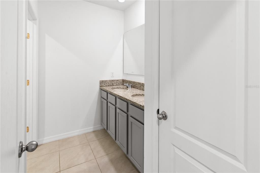 For Sale: $399,900 (6 beds, 3 baths, 2696 Square Feet)