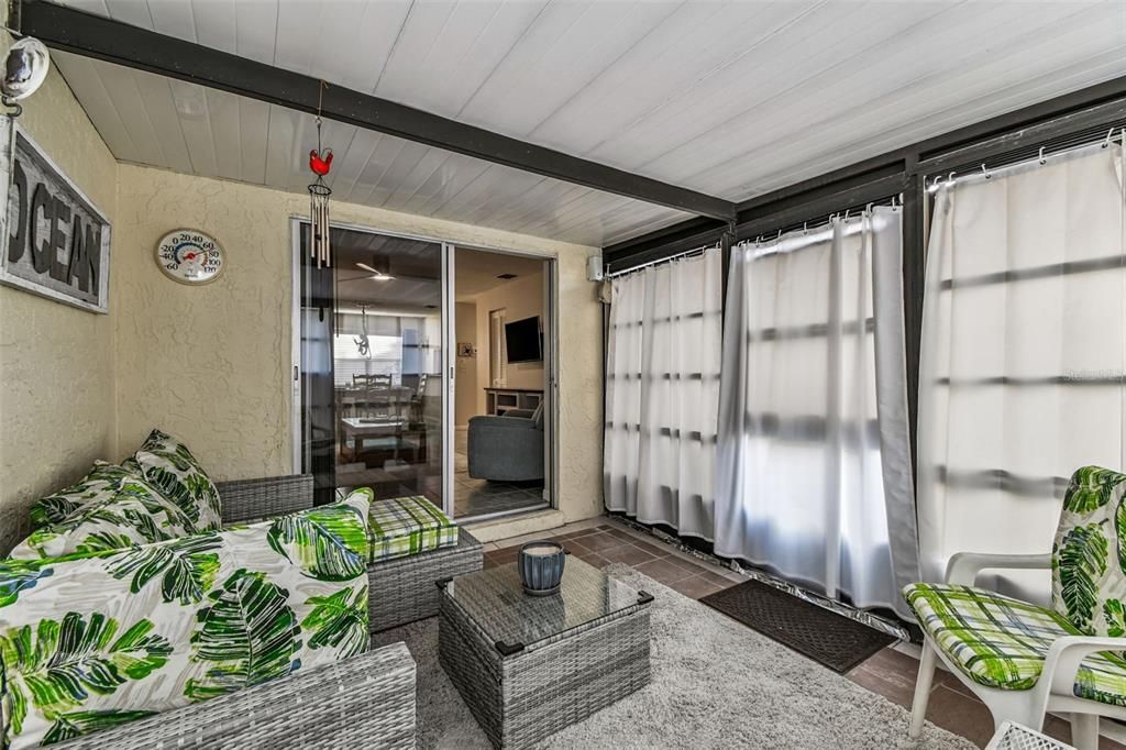 待售: $189,700 (1 贝兹, 1 浴室, 735 平方英尺)