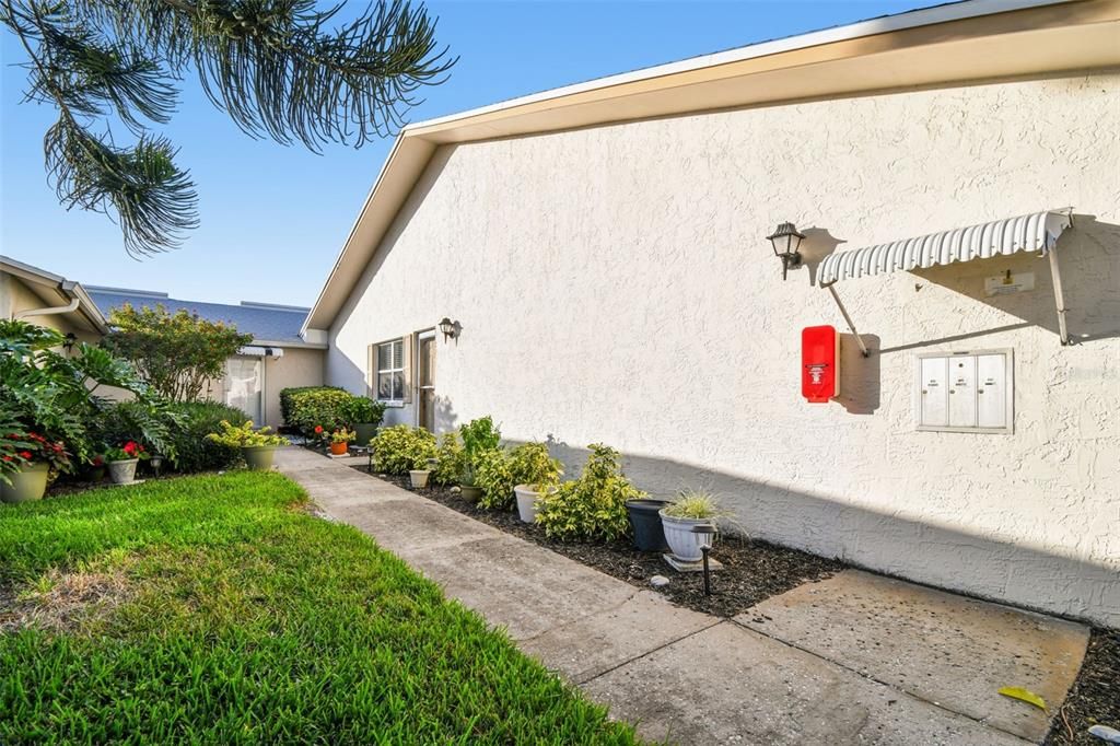 待售: $189,700 (1 贝兹, 1 浴室, 735 平方英尺)