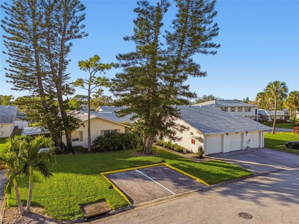 待售: $189,700 (1 贝兹, 1 浴室, 735 平方英尺)