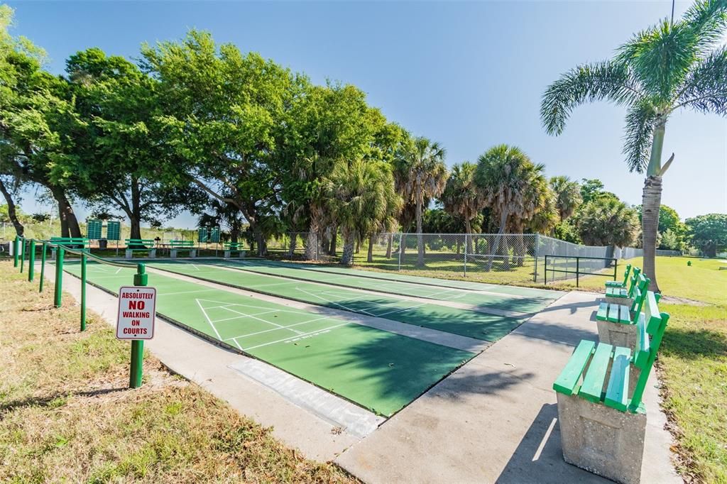 待售: $189,700 (1 贝兹, 1 浴室, 735 平方英尺)