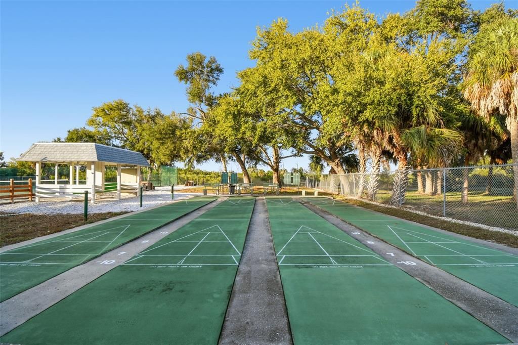 待售: $189,700 (1 贝兹, 1 浴室, 735 平方英尺)