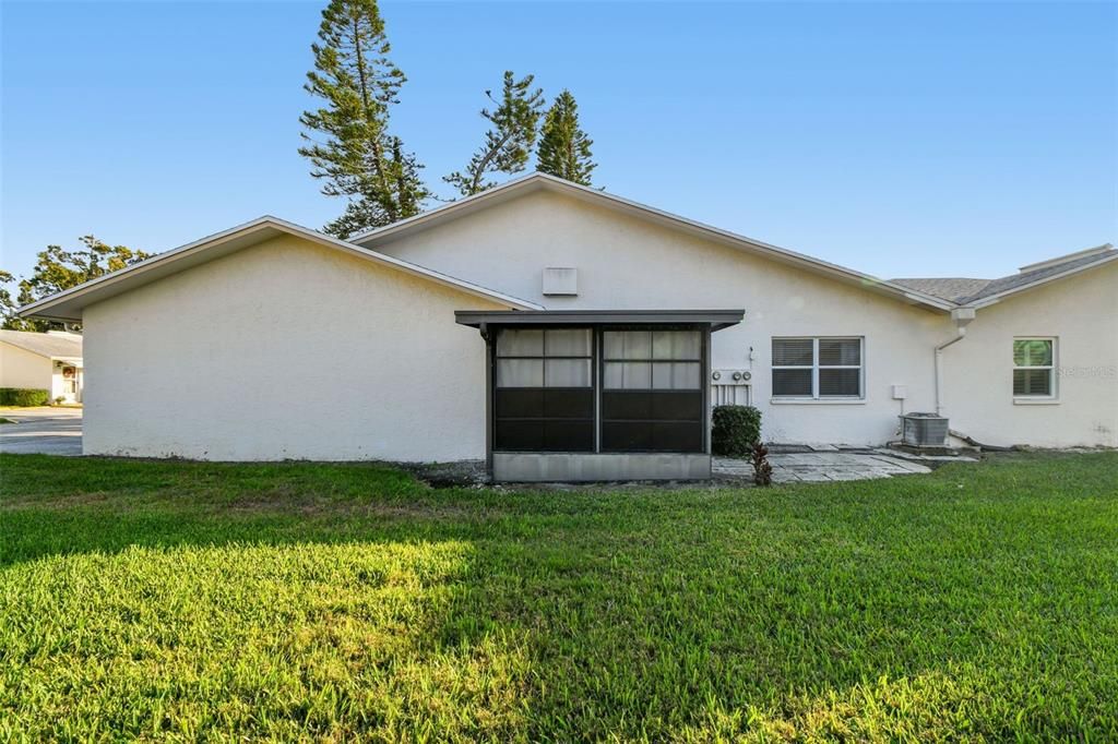 待售: $189,700 (1 贝兹, 1 浴室, 735 平方英尺)