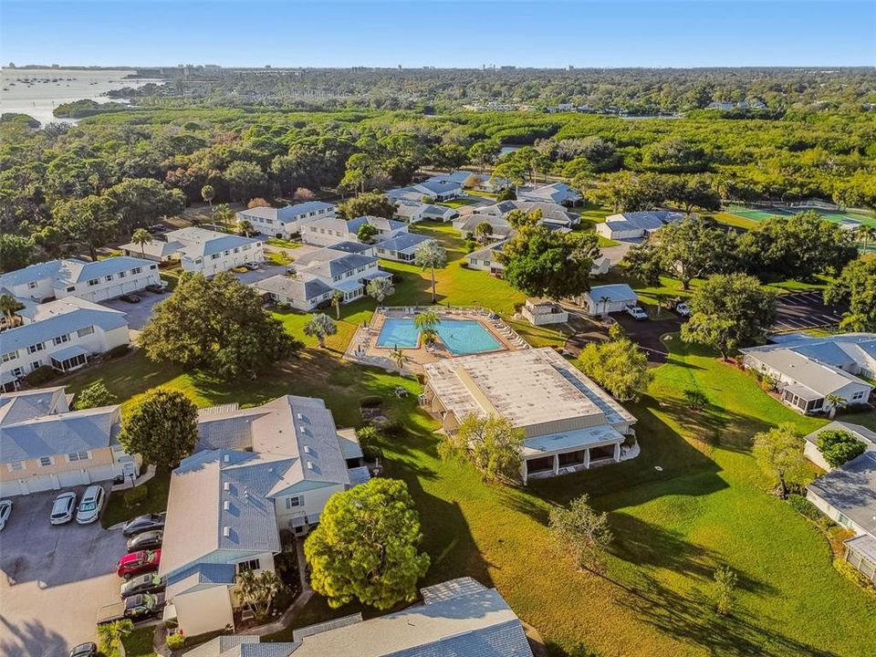 待售: $189,700 (1 贝兹, 1 浴室, 735 平方英尺)