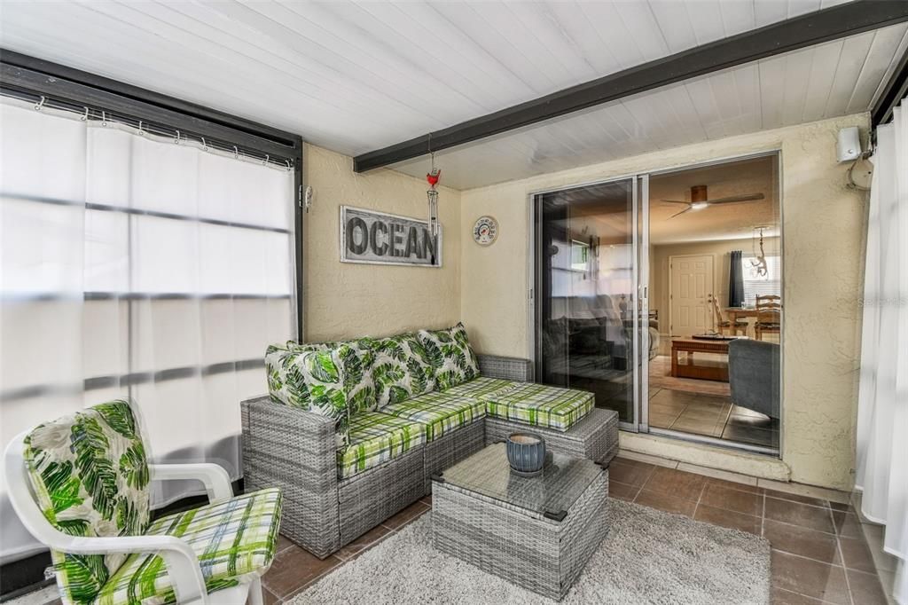 待售: $189,700 (1 贝兹, 1 浴室, 735 平方英尺)