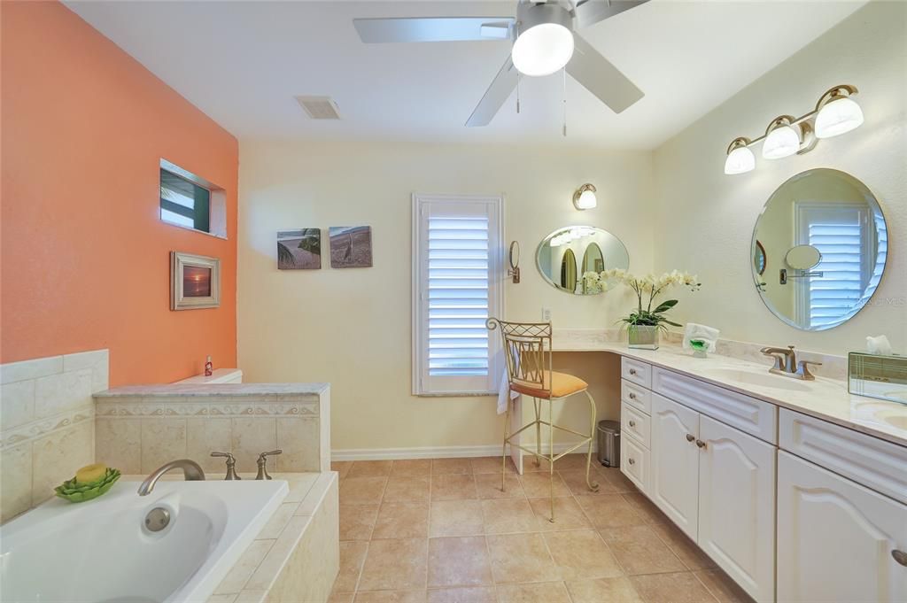 En Venta: $525,000 (3 camas, 2 baños, 2246 Pies cuadrados)