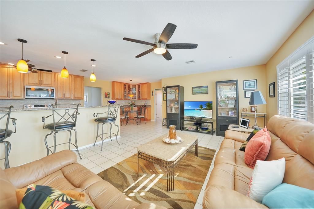 En Venta: $525,000 (3 camas, 2 baños, 2246 Pies cuadrados)