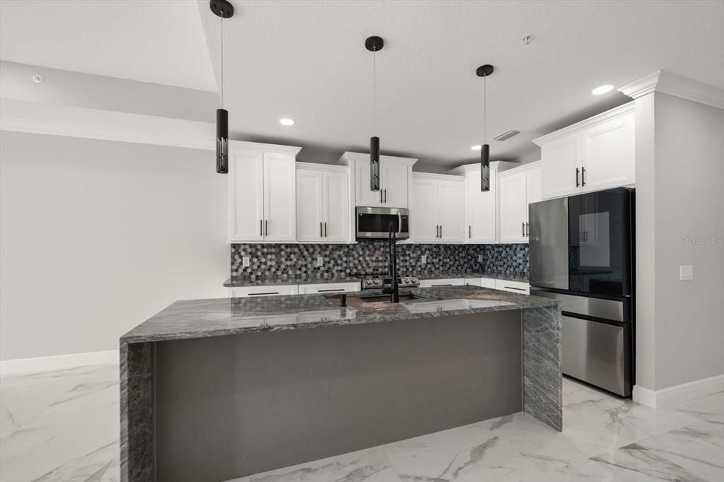 For Sale: $1,015,000 (3 beds, 2 baths, 1965 Square Feet)