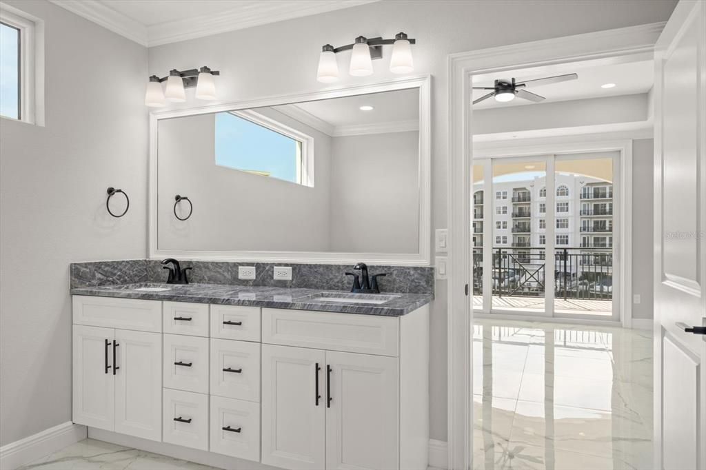 For Sale: $1,015,000 (3 beds, 2 baths, 1965 Square Feet)