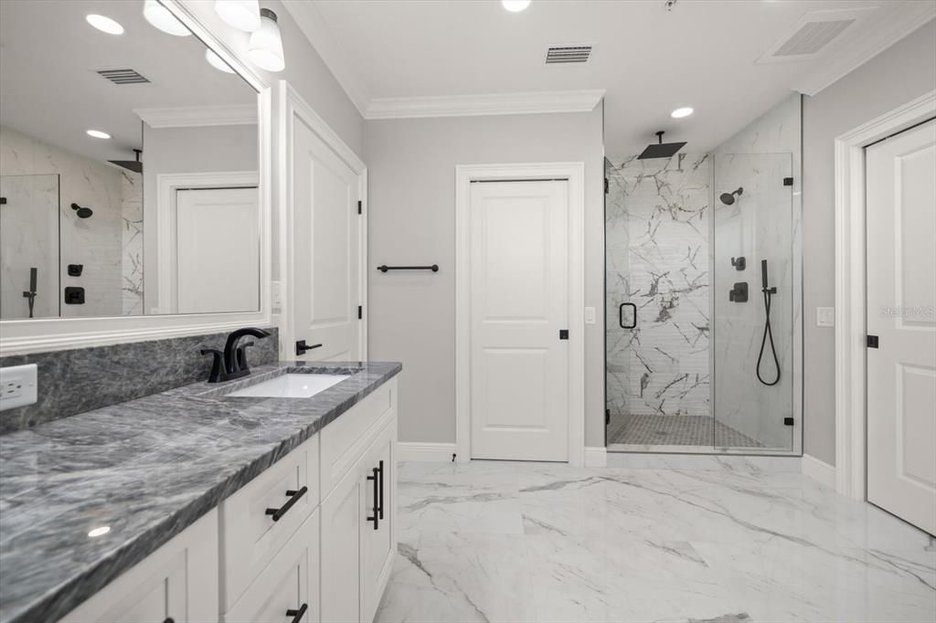 For Sale: $1,015,000 (3 beds, 2 baths, 1965 Square Feet)