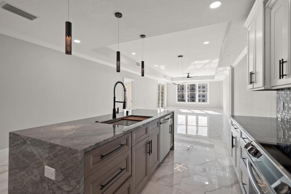 For Sale: $1,015,000 (3 beds, 2 baths, 1965 Square Feet)