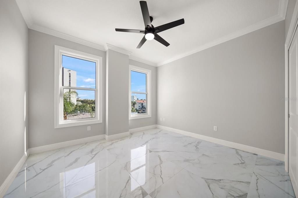 For Sale: $1,015,000 (3 beds, 2 baths, 1965 Square Feet)