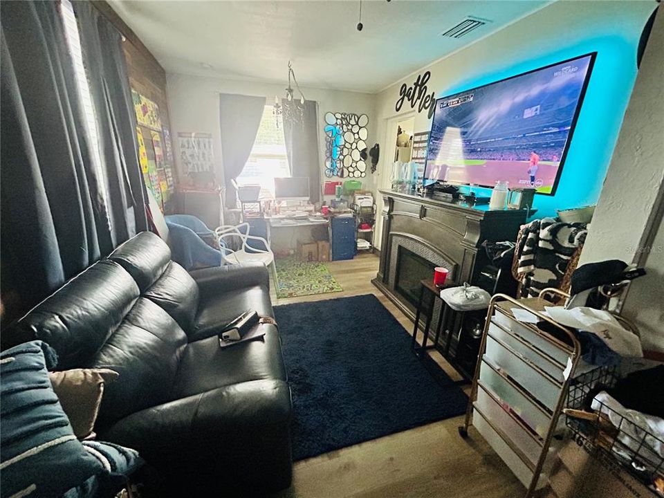 En Venta: $315,000 (3 camas, 1 baños, 955 Pies cuadrados)