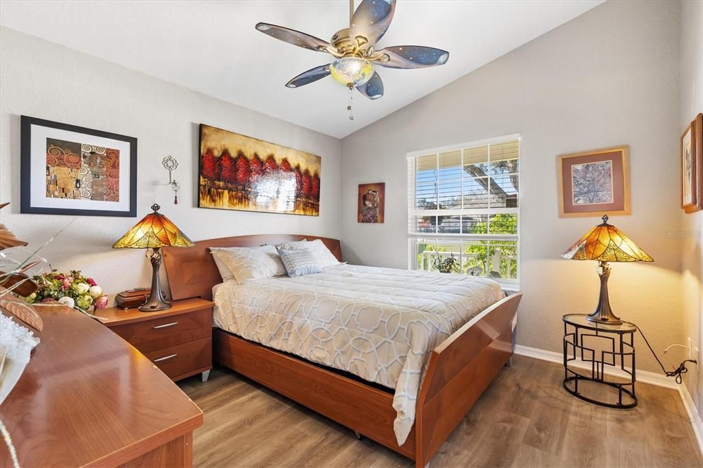 待售: $250,000 (2 贝兹, 2 浴室, 1122 平方英尺)