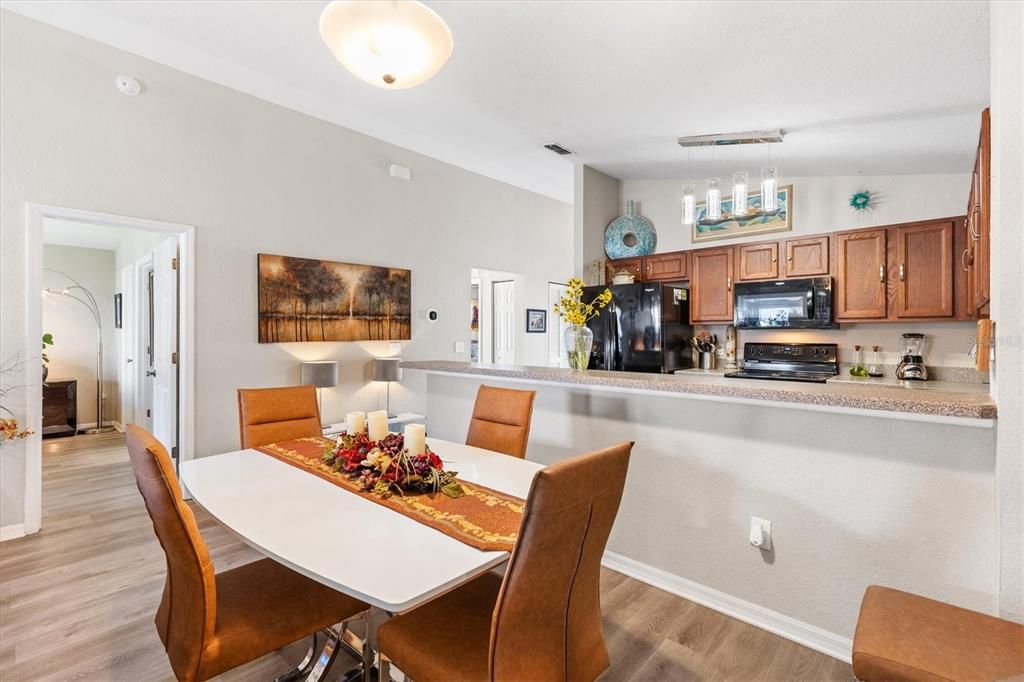 待售: $250,000 (2 贝兹, 2 浴室, 1122 平方英尺)