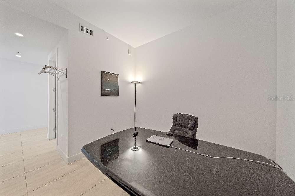 For Sale: $1,590,000 (2 beds, 2 baths, 1578 Square Feet)