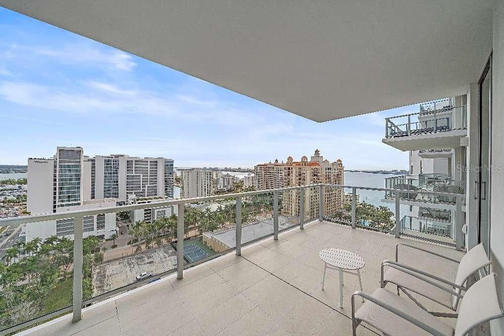 For Sale: $1,590,000 (2 beds, 2 baths, 1578 Square Feet)