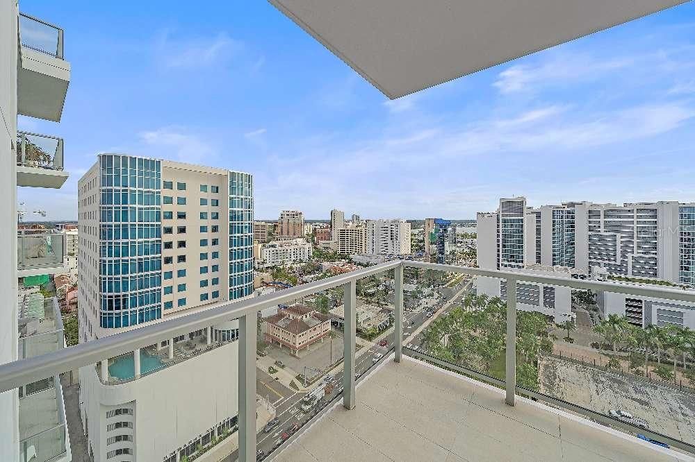 For Sale: $1,590,000 (2 beds, 2 baths, 1578 Square Feet)