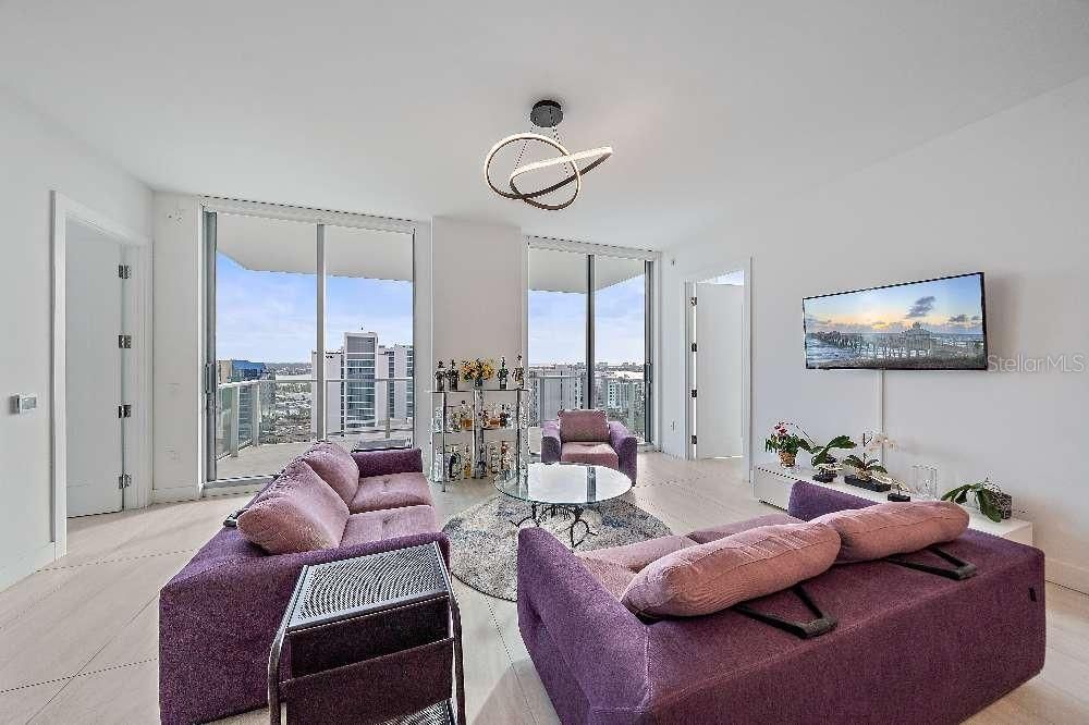 For Sale: $1,590,000 (2 beds, 2 baths, 1578 Square Feet)