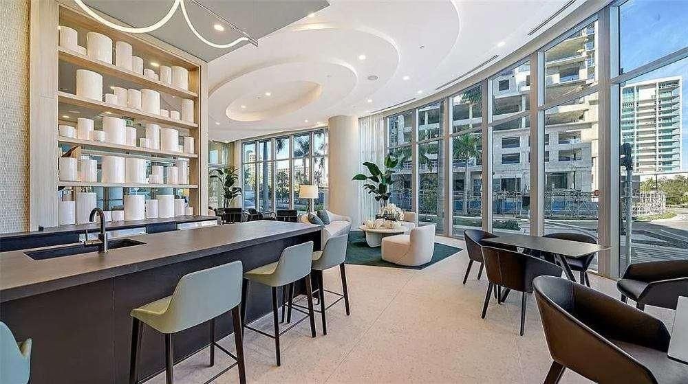 For Sale: $1,590,000 (2 beds, 2 baths, 1578 Square Feet)