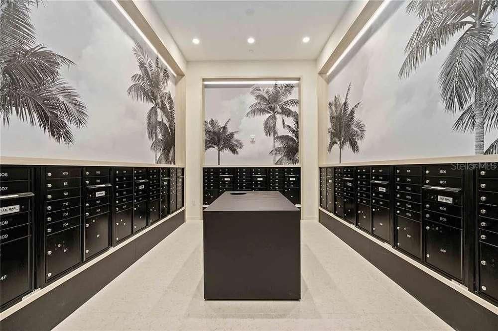 For Sale: $1,590,000 (2 beds, 2 baths, 1578 Square Feet)