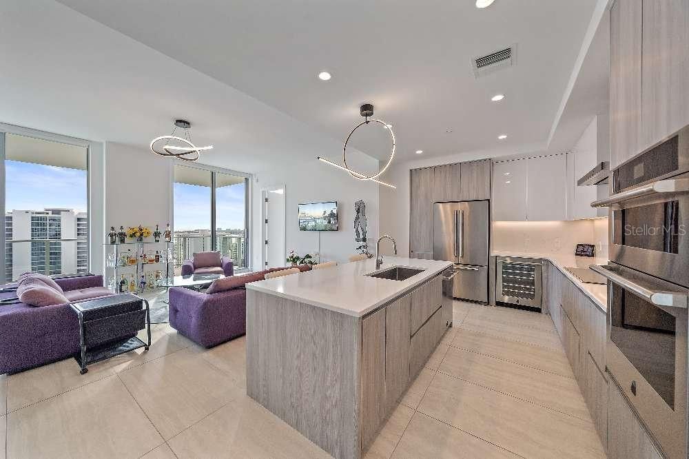 For Sale: $1,590,000 (2 beds, 2 baths, 1578 Square Feet)