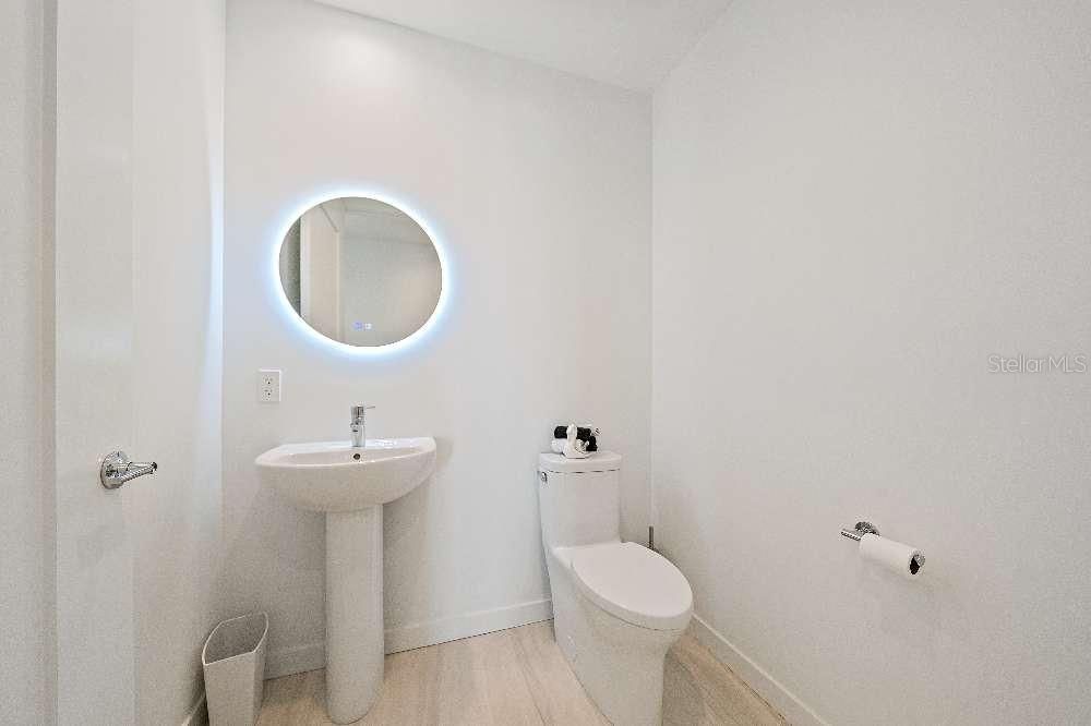 For Sale: $1,590,000 (2 beds, 2 baths, 1578 Square Feet)