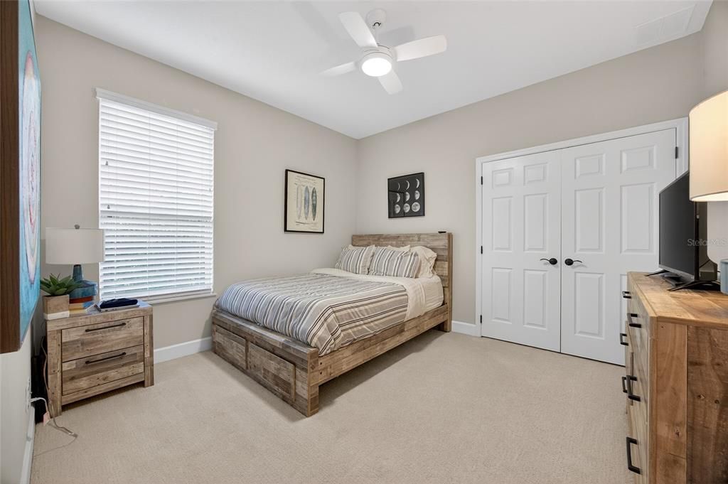 待售: $995,000 (5 贝兹, 3 浴室, 2843 平方英尺)