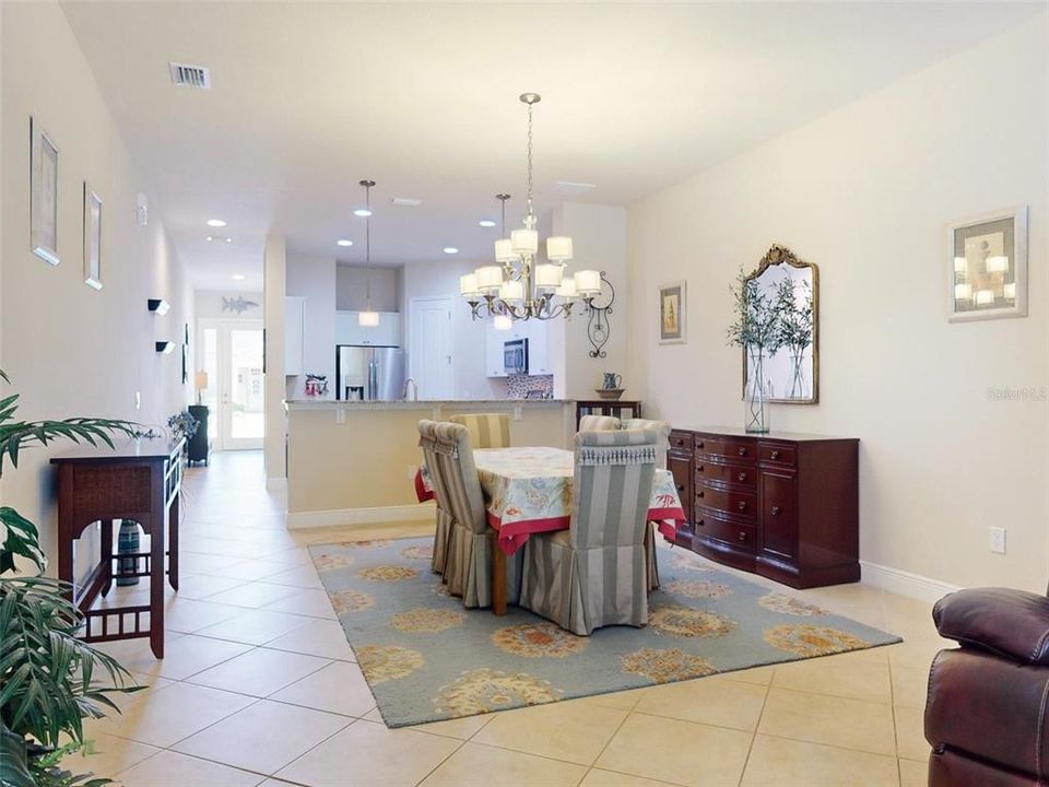 待售: $421,500 (2 贝兹, 2 浴室, 1916 平方英尺)