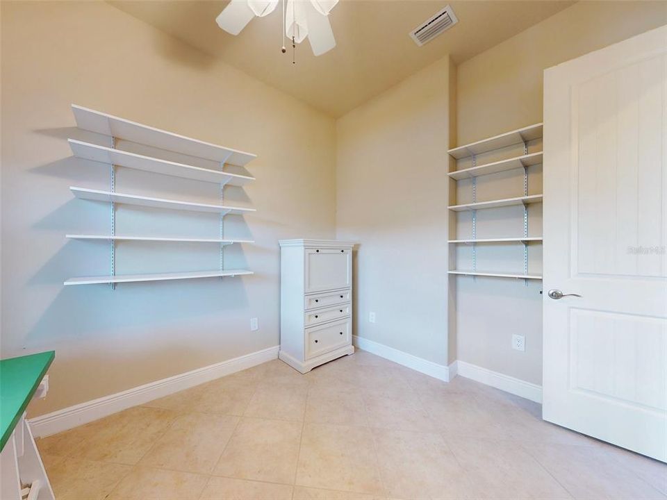 待售: $421,500 (2 贝兹, 2 浴室, 1916 平方英尺)