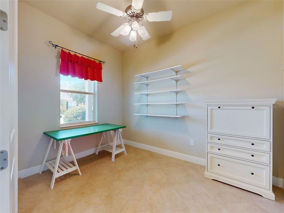 待售: $421,500 (2 贝兹, 2 浴室, 1916 平方英尺)