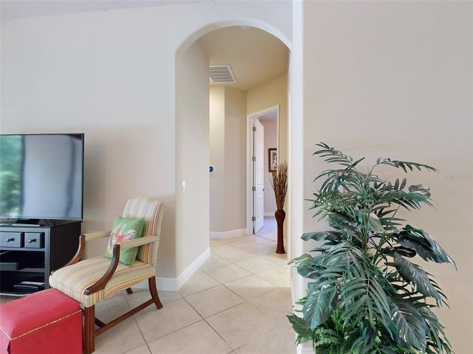 待售: $421,500 (2 贝兹, 2 浴室, 1916 平方英尺)