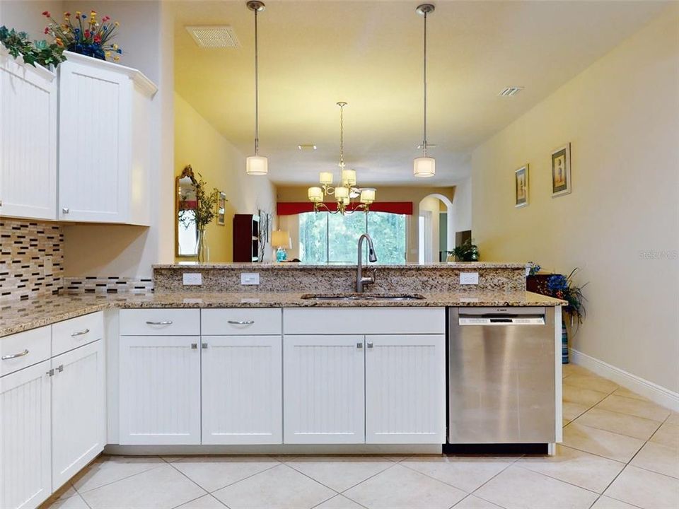 待售: $421,500 (2 贝兹, 2 浴室, 1916 平方英尺)