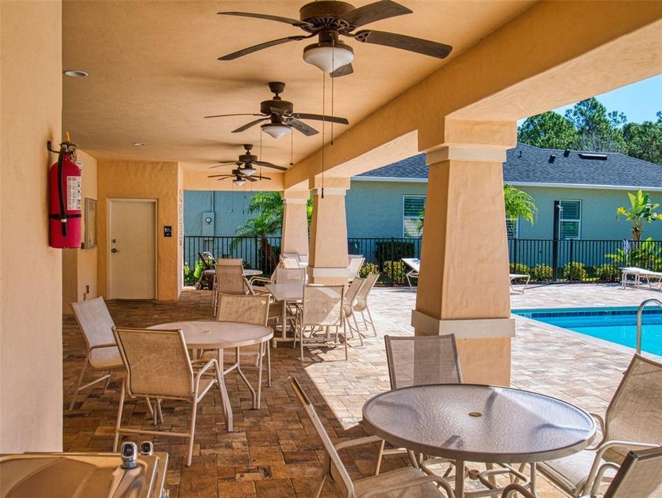 待售: $421,500 (2 贝兹, 2 浴室, 1916 平方英尺)