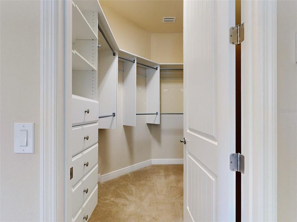 待售: $421,500 (2 贝兹, 2 浴室, 1916 平方英尺)