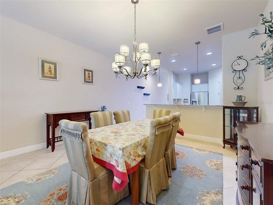 待售: $421,500 (2 贝兹, 2 浴室, 1916 平方英尺)