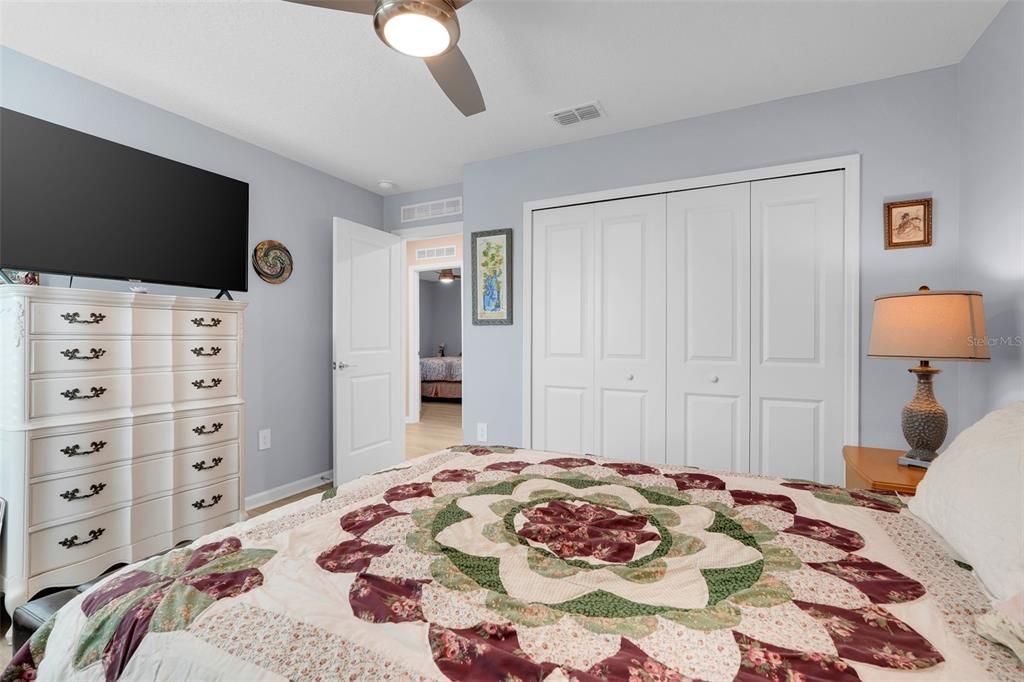 待售: $499,900 (5 贝兹, 2 浴室, 2370 平方英尺)