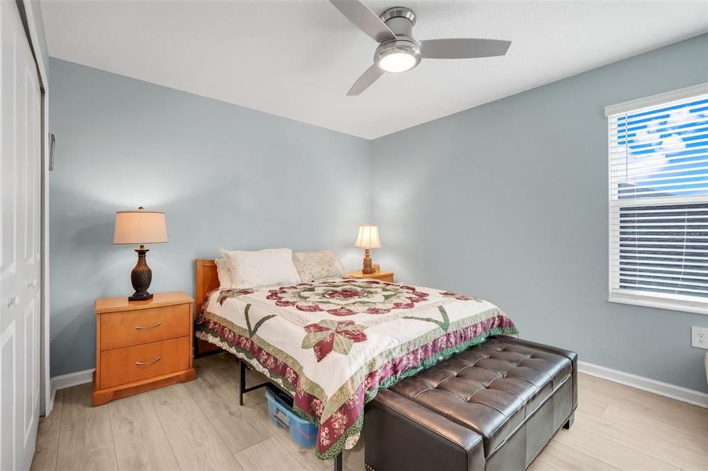 待售: $499,900 (5 贝兹, 2 浴室, 2370 平方英尺)