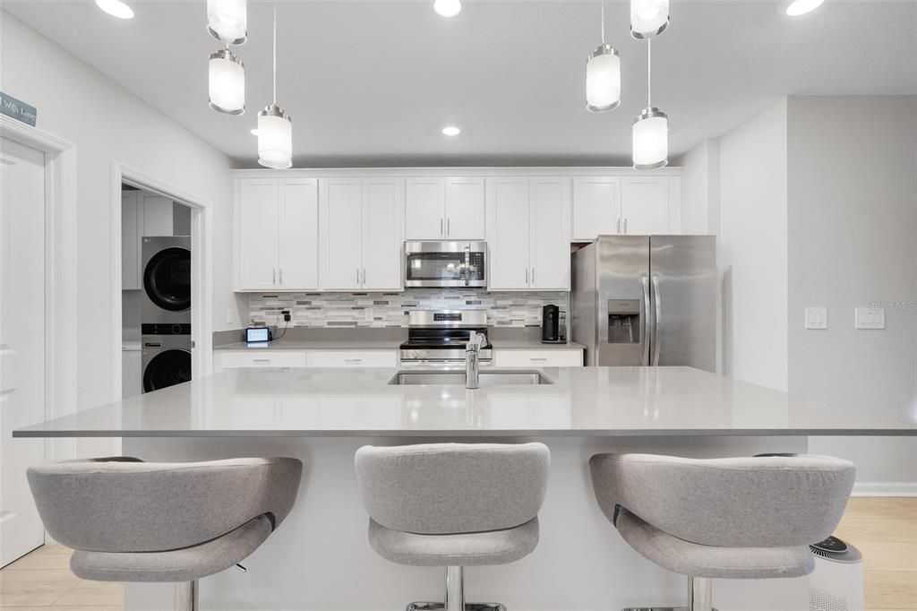 待售: $499,900 (5 贝兹, 2 浴室, 2370 平方英尺)