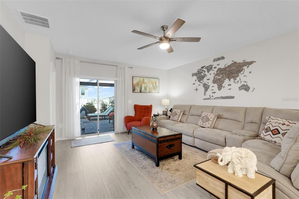 待售: $499,900 (5 贝兹, 2 浴室, 2370 平方英尺)