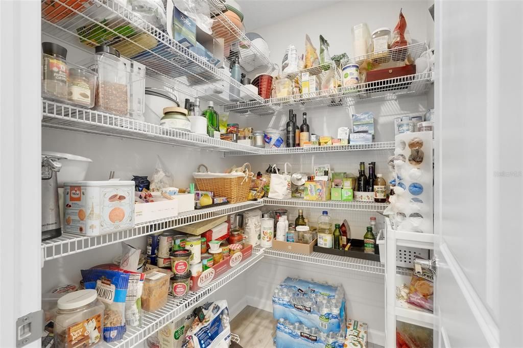 待售: $499,900 (5 贝兹, 2 浴室, 2370 平方英尺)