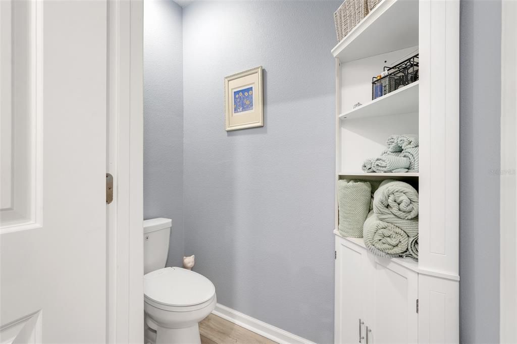 待售: $499,900 (5 贝兹, 2 浴室, 2370 平方英尺)