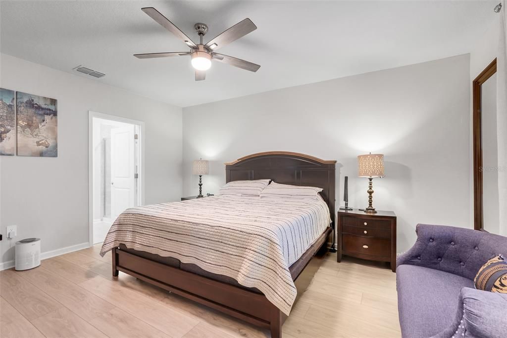 待售: $499,900 (5 贝兹, 2 浴室, 2370 平方英尺)