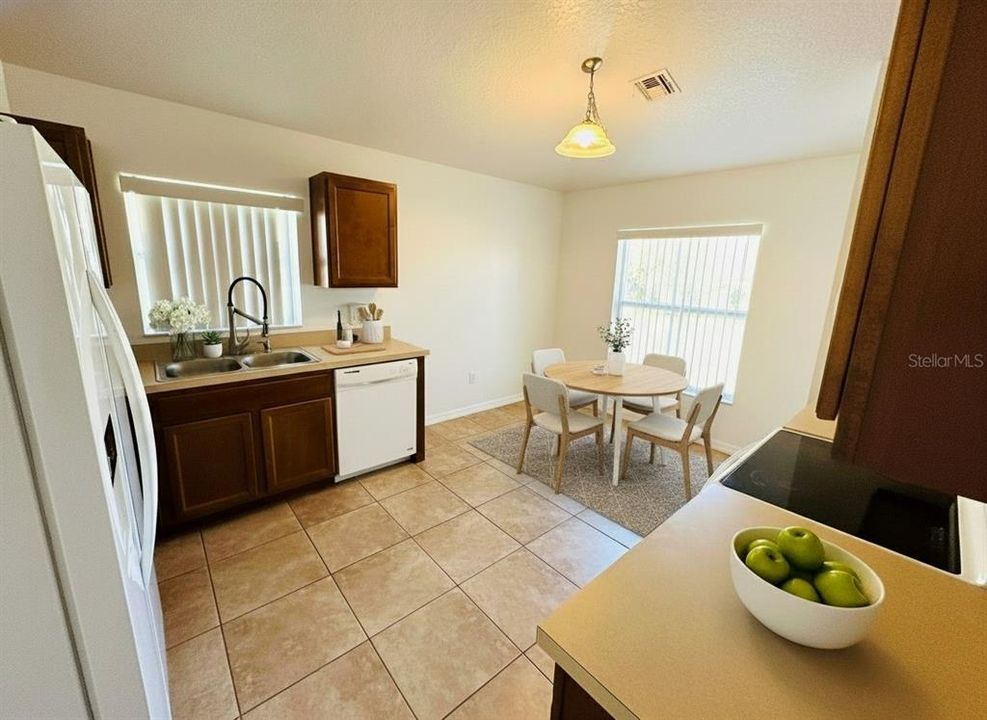 For Sale: $295,000 (3 beds, 2 baths, 1511 Square Feet)