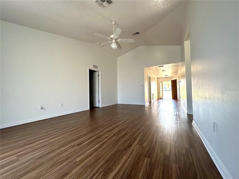 For Sale: $295,000 (3 beds, 2 baths, 1511 Square Feet)