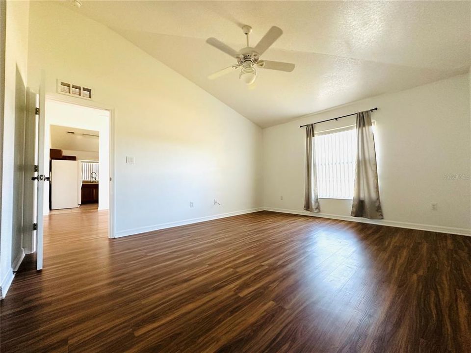 For Sale: $295,000 (3 beds, 2 baths, 1511 Square Feet)