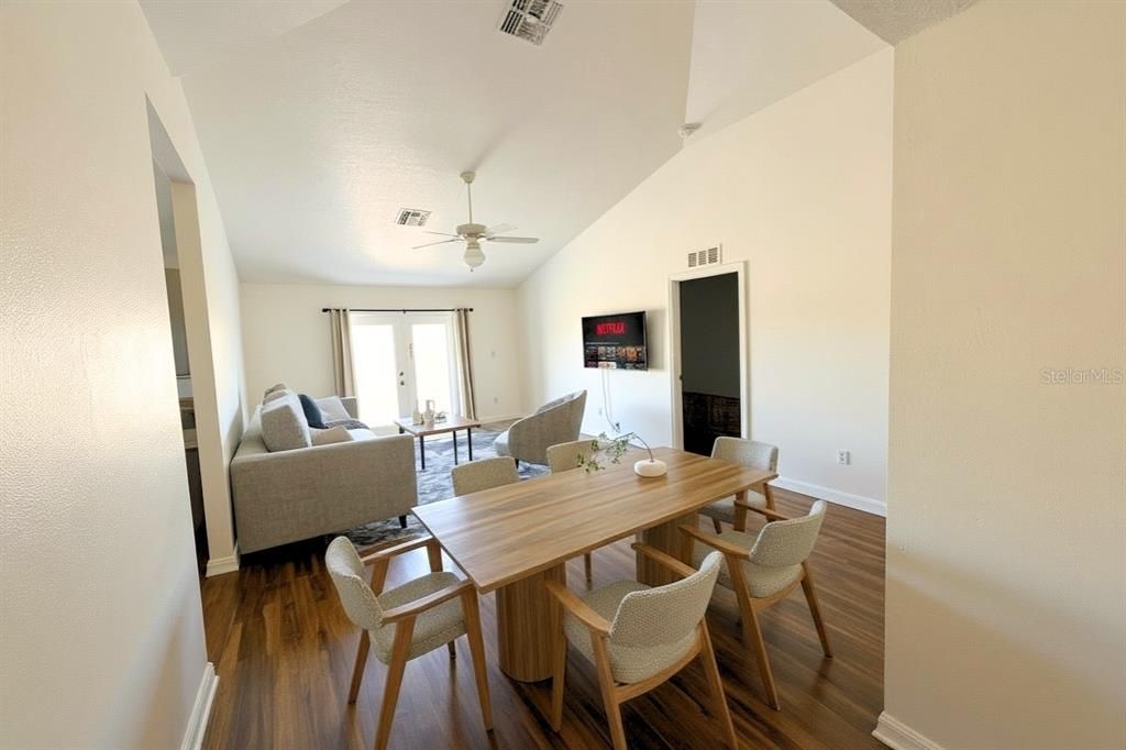 For Sale: $295,000 (3 beds, 2 baths, 1511 Square Feet)